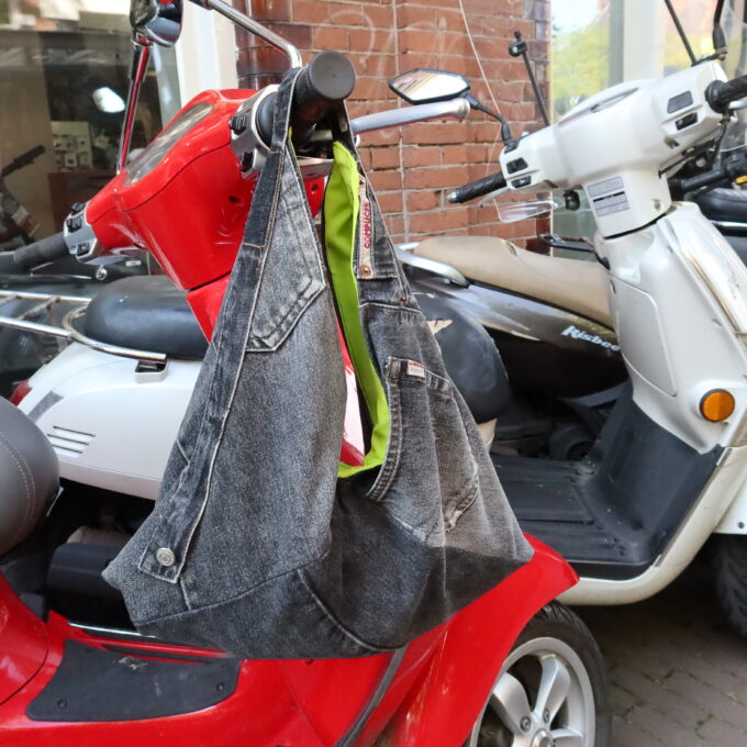 Upcycle Workshop: Denim Hobo Bag (Amsterdam West)